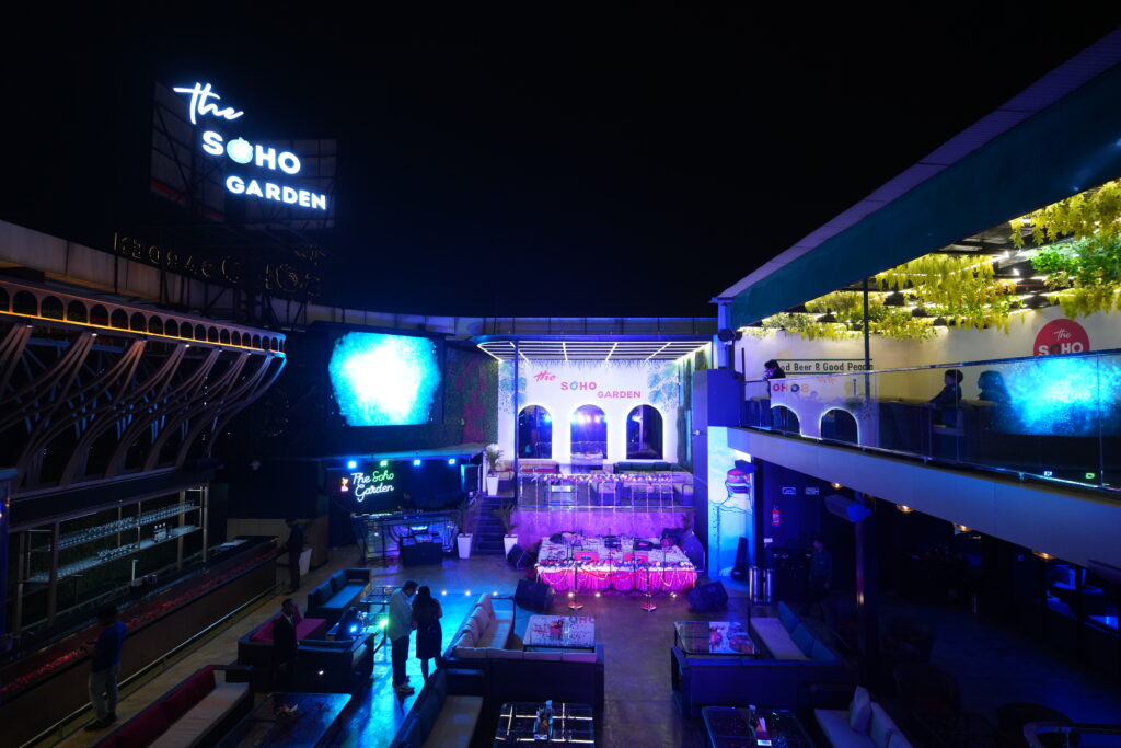 Rooftop restaurant in vaishali