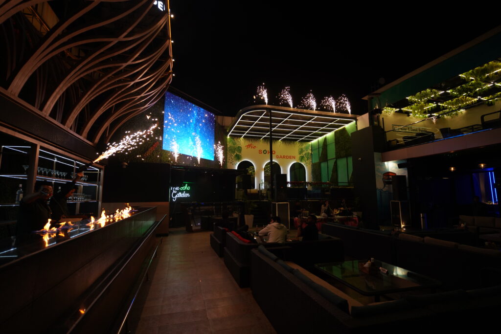 Rooftop restaurant in vaishali